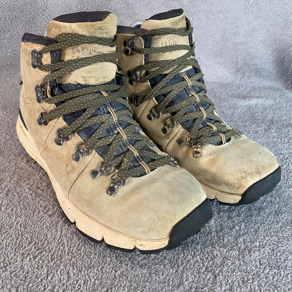 Danner Mens Mountain 600 8D Waterproof Suede Hiking Boots Size 8 Vibram 62285